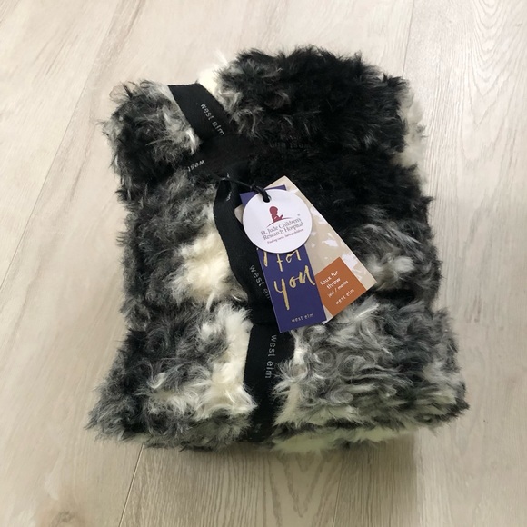 NWT West Elm Faux Fur Shearling Throw Blanket - Picture 15 of 16